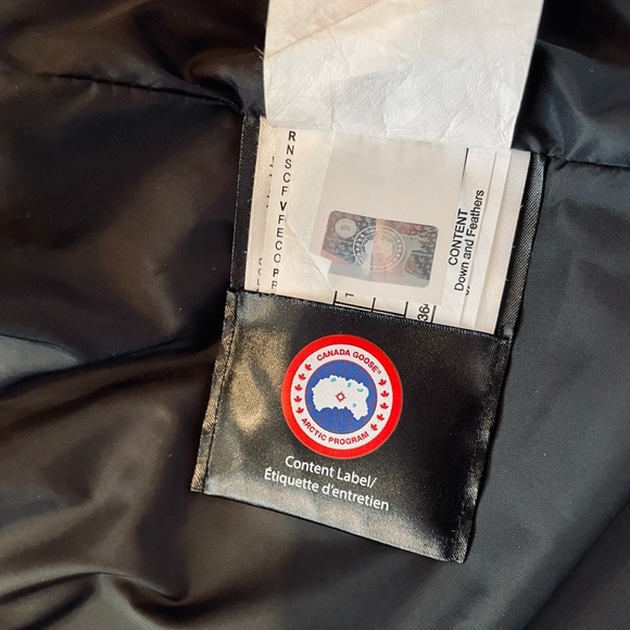 **SOLD** Authentic Canada Goose Lorette Parka - Picture 10 of 12
